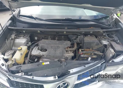 2015 Toyota Rav4 Xle z USA, uszkodzony, nr VIN 2T3WFREV7FW182222